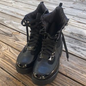 commander chunky boots